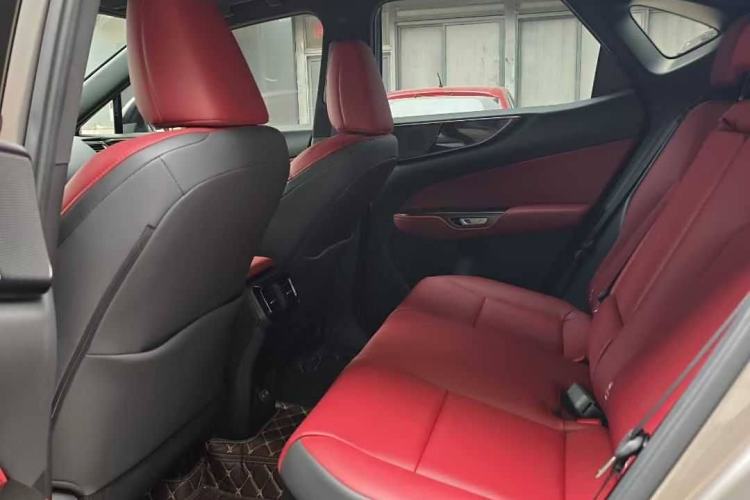 Used Lexus NX 2022 350h Front-Wheel-Drive Innovation Edition Interior 2