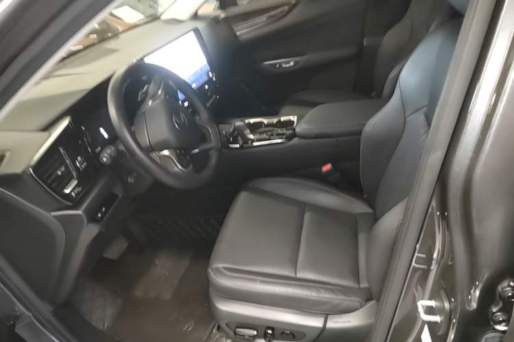 Used Lexus NX 2022 350h Front-Drive Enjoyment Edition Left Front Seat