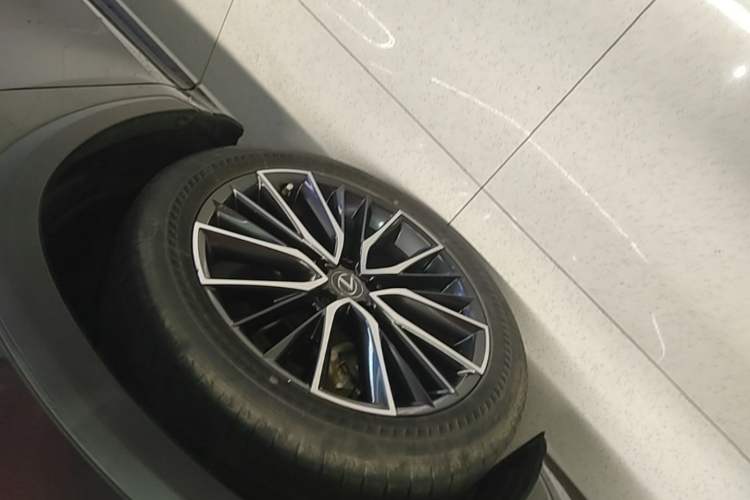 Used Lexus NX 2022 350h Front-Drive Enjoyment Edition Left Front Wheel Hub