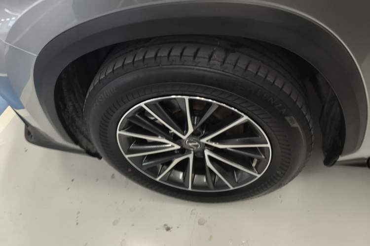 Used Lexus NX 2022 260 Front-Wheel Drive Chuan Yue Edition Left Front Wheel Hub