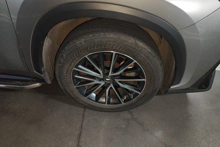 Used Lexus NX 2022 260 Front-Wheel Drive Chuanchi Edition Right Front Wheel Hub
