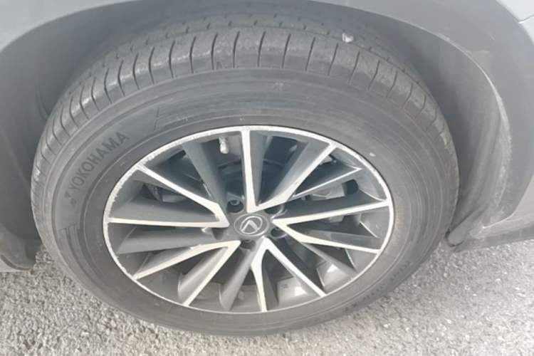 Used Lexus NX 2022 350h Front-Wheel-Drive Innovation Edition Right Front Wheel Hub
