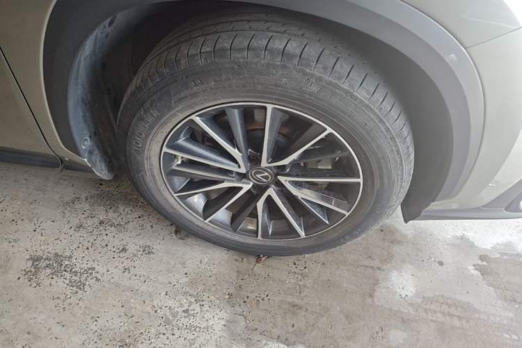 Used Lexus NX 2022 260 Front-Wheel Drive Chuanchi Edition Right Front Wheel Hub