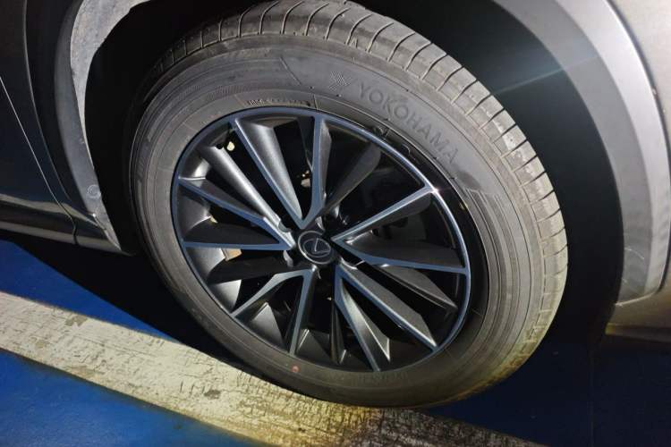 Used Lexus NX 2022 260 Front-Wheel Drive Chuanchi Edition Right Front Wheel Hub