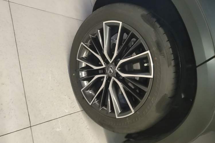 Used Lexus NX 2022 350h Front-Drive Enjoyment Edition Right Rear Wheel Hub