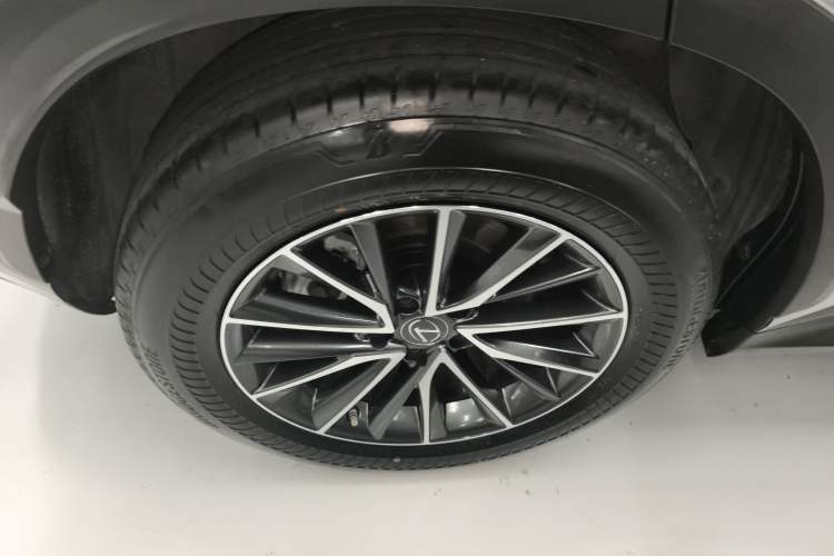 Used Lexus NX 2022 260 Front-Wheel Drive Chuan Yue Edition Right Rear Wheel Hub