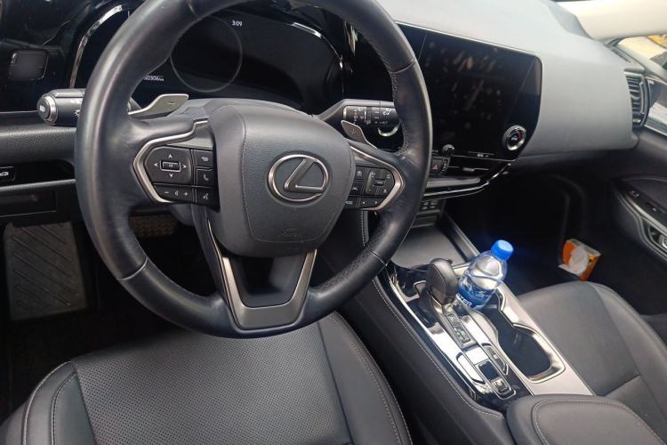 Used Lexus NX 2022 350h Front-Wheel-Drive Innovation Edition Center Console