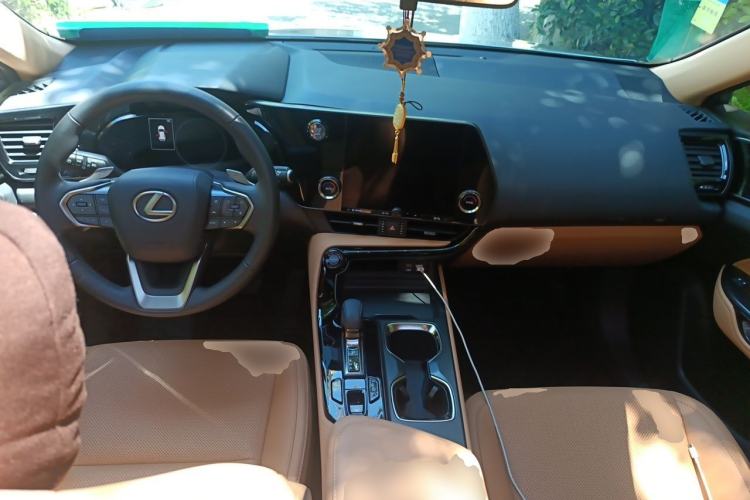 Used Lexus NX 2022 260 Front-Wheel Drive Chuanchi Edition Center Console