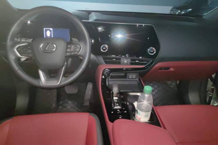 Used Lexus NX 2022 350h Front-Wheel-Drive Innovation Edition Center Console