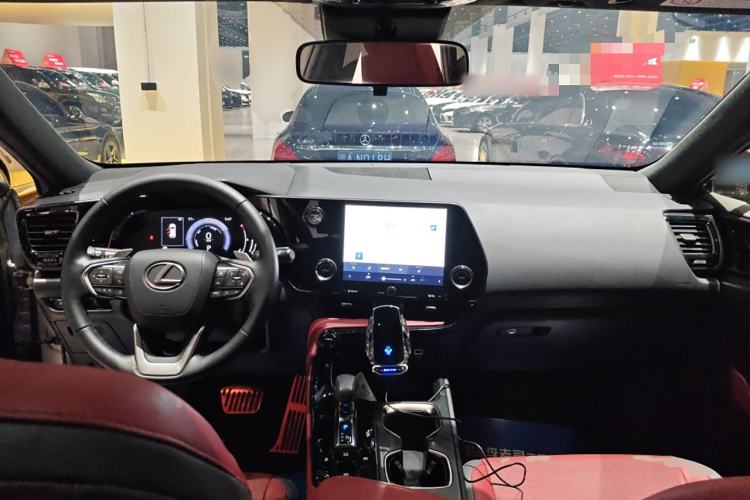 Used Lexus NX 2022 350h Front-Wheel-Drive Innovation Edition Center Console