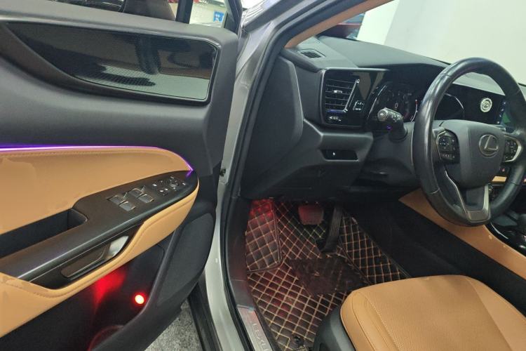 Used Lexus NX 2022 260 Front-Wheel Drive Chuan Yue Edition Driver Seat