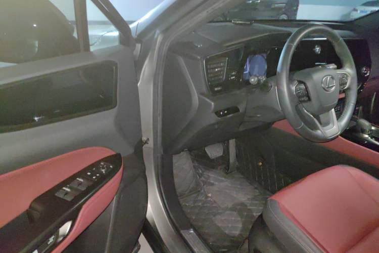 Used Lexus NX 2022 350h Front-Wheel-Drive Innovation Edition Driver Seat