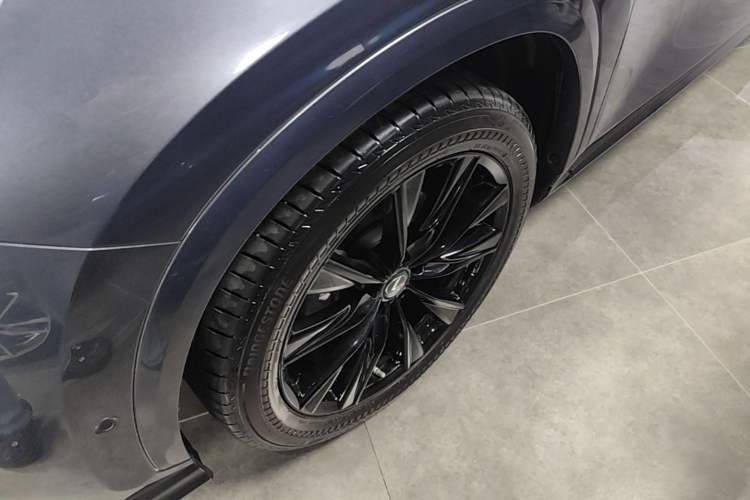 Used Lexus NX 2022 350h All-Wheel Drive F SPORT Left Front Wheel Hub