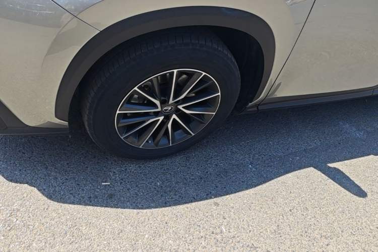 Used Lexus NX 2022 260 Front-Wheel Drive Chuan Yue Edition Left Front Wheel Hub