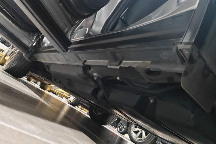 Used Lexus NX 2022 350h Front-Wheel-Drive Innovation Edition Left Side Sill