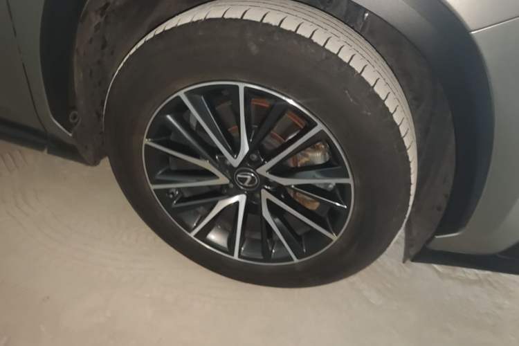 Used Lexus NX 2022 260 Front-Wheel Drive Chuan Yue Edition Right Front Wheel Hub