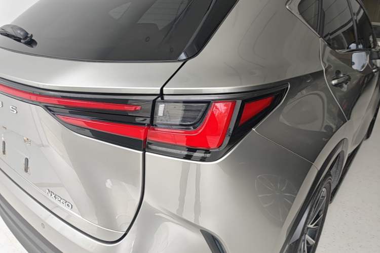Used Lexus NX 2022 260 Front-Wheel Drive Chuanchi Edition Right Rear Taillight