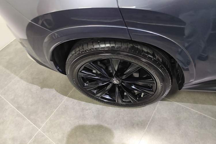 Used Lexus NX 2022 350h All-Wheel Drive F SPORT Right Rear Wheel Hub