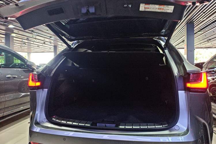 Used Lexus NX 2022 350h Front-Wheel-Drive Innovation Edition Trunk