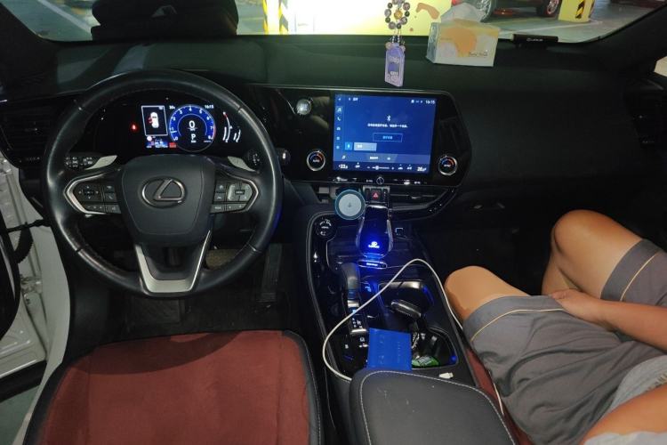 Used Lexus NX 2022 260 Front-Wheel Drive Chuanchi Edition Center Console