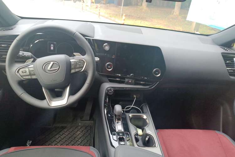 Used Lexus NX 2022 260 Front-Wheel Drive Chuanchi Edition Center Console