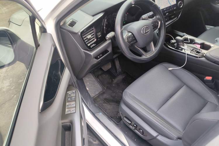 Used Lexus NX 2022 350h Front-Wheel-Drive Innovation Edition Driver Seat