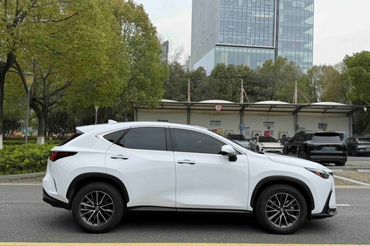 Used Lexus NX 2022 350h Front-Wheel-Drive Innovation Edition Exterior 3