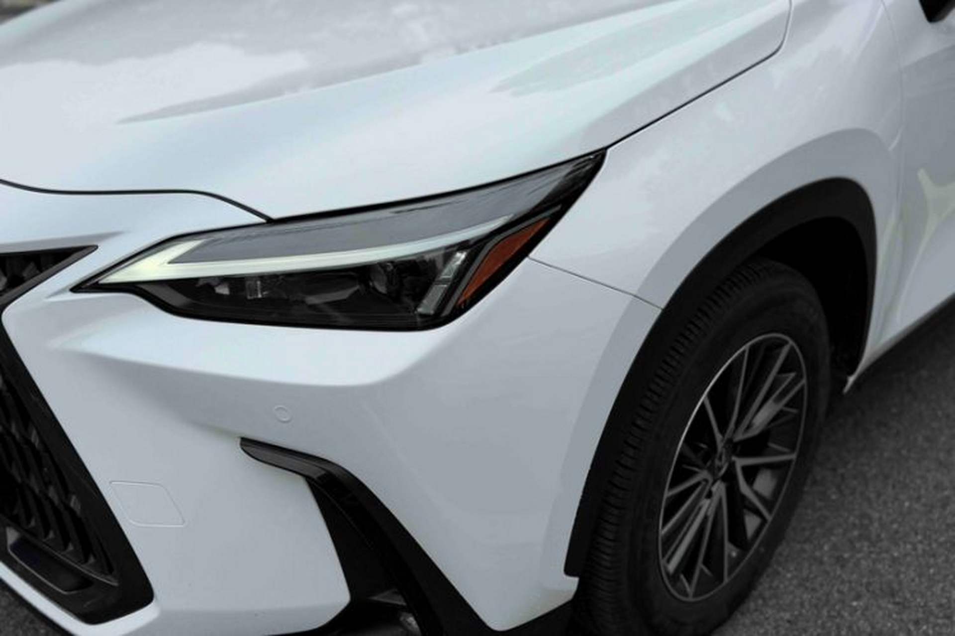 Used Lexus NX 2022 350h Front-Wheel-Drive Innovation Edition Exterior 4