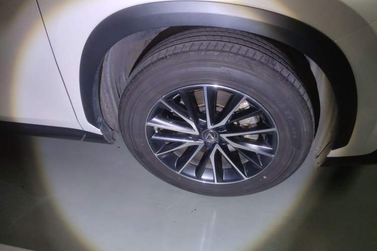 Used Lexus NX 2022 350h Front-Wheel-Drive Innovation Edition Exterior 7