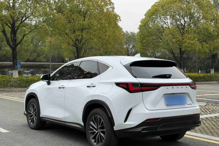 Used Lexus NX 2022 350h Front-Wheel-Drive Innovation Edition Exterior 8
