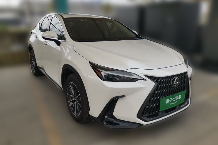 Used Lexus NX 2022 350h Front-Wheel-Drive Innovation Edition Front Right 45 Deg