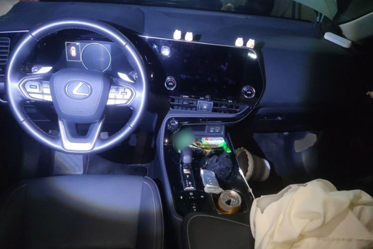 Used Lexus NX 2022 350h Front-Wheel-Drive Innovation Edition Interior 2