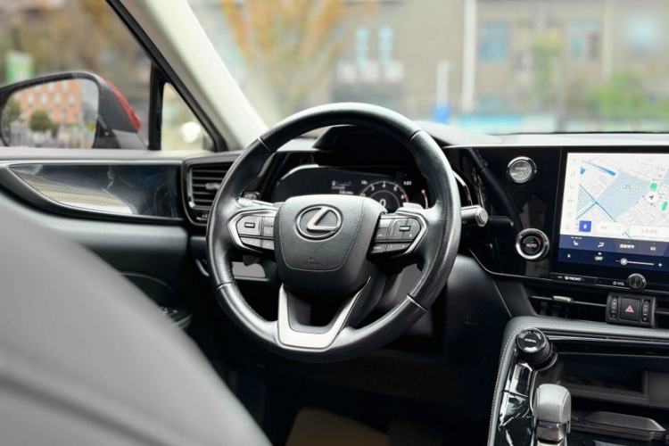 Used Lexus NX 2022 350h Front-Wheel-Drive Innovation Edition Interior 2