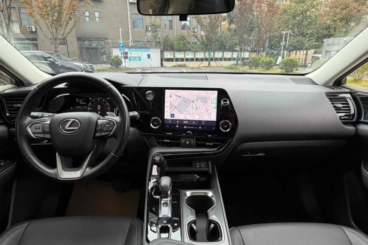 Used Lexus NX 2022 350h Front-Wheel-Drive Innovation Edition Interior 4