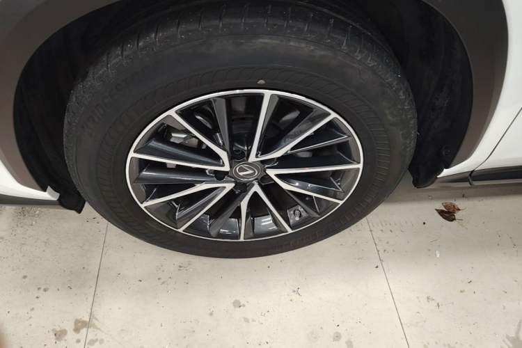 Used Lexus NX 2022 350h Front-Wheel-Drive Innovation Edition Left Front Wheel Hub