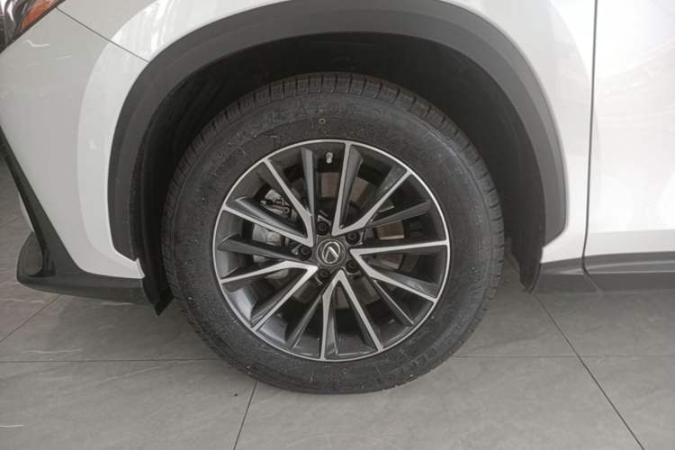 Used Lexus NX 2022 260 Front-Wheel Drive Chuan Yue Edition Left Front Wheel Hub