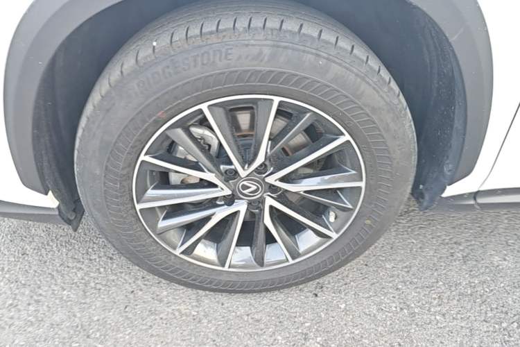 Used Lexus NX 2022 260 Front-Wheel Drive Chuan Yue Edition Left Front Wheel Hub