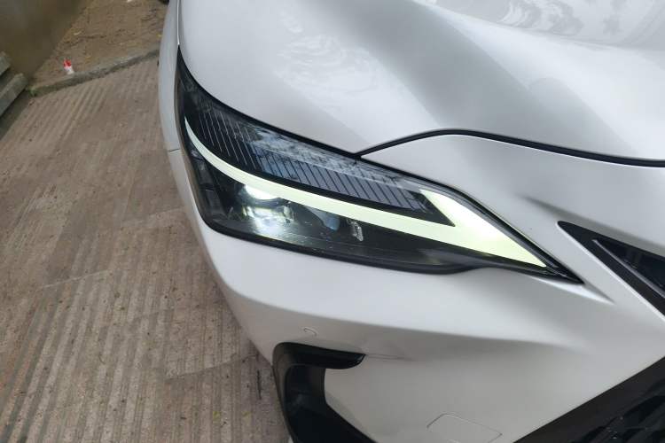 Used Lexus NX 2022 350h Front-Wheel Drive Xinchichi Edition Right Front Headlight