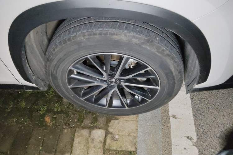 Used Lexus NX 2022 260 Front-Wheel Drive Chuan Yue Edition Right Front Wheel Hub