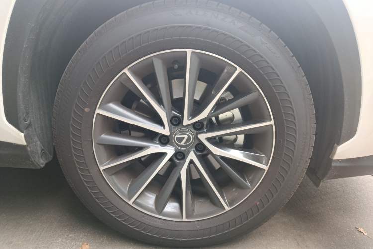 Used Lexus NX 2022 260 Front-Wheel Drive Chuanchi Edition Right Front Wheel Hub