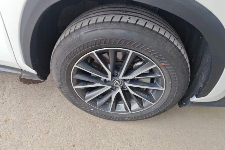 Used Lexus NX 2022 260 Front-Wheel Drive Chuanchi Edition Right Front Wheel Hub