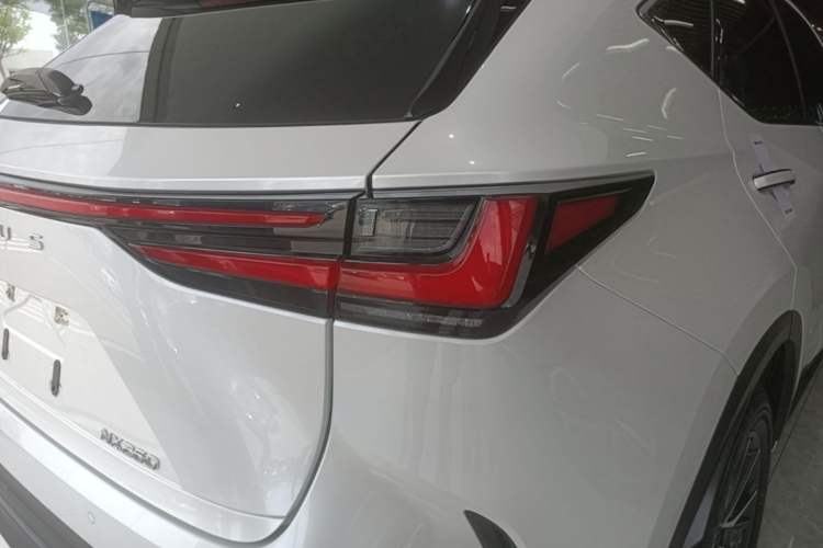 Used Lexus NX 2022 260 Front-Wheel Drive Chuan Yue Edition Right Rear Taillight