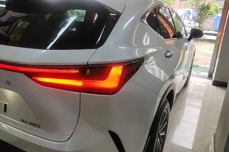 Used Lexus NX 2022 260 Front-Wheel Drive Chuan Yue Edition Right Rear Taillight