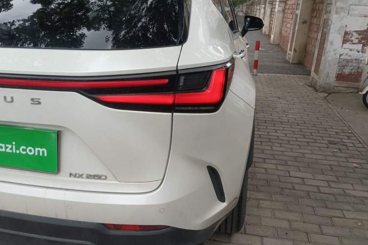 Used Lexus NX 2022 260 Front-Wheel Drive Chuanchi Edition Right Rear Taillight