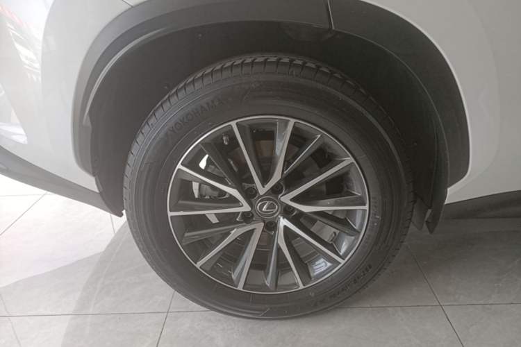 Used Lexus NX 2022 260 Front-Wheel Drive Chuan Yue Edition Right Rear Wheel Hub