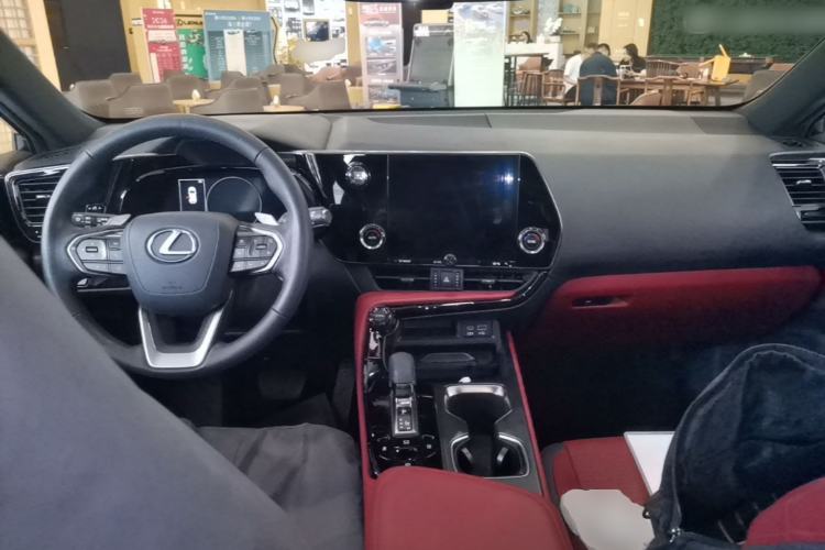 Used Lexus NX 2023 260 Front-Wheel Drive Chuan Yue Edition Center Console