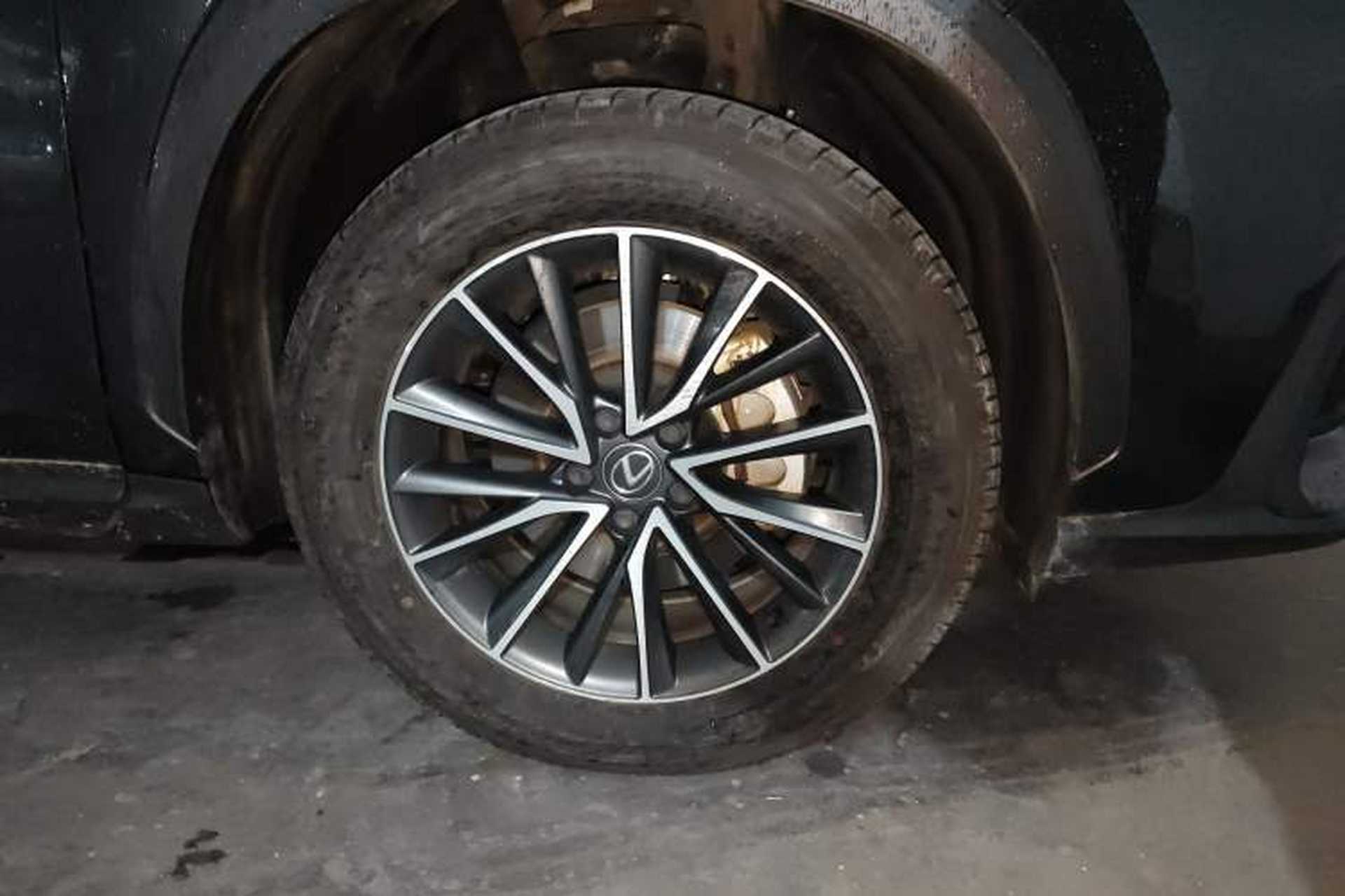 Used Lexus NX 2023 350h Front-Wheel-Drive Xinchichi Version Right Front Wheel Hub
