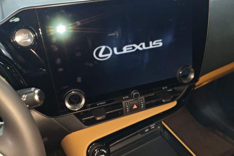 Used Lexus NX 2023 260 Front-Wheel Drive ChuanYou Special Edition Audio And AC Panel
