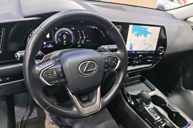 Used Lexus NX 2023 350h Front-Wheel-Drive Chuan Yue Edition Center Console