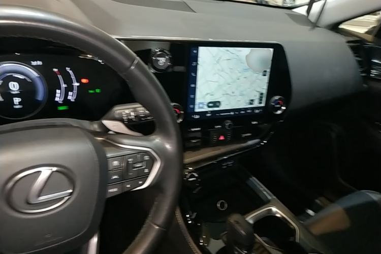 Used Lexus NX 2023 350h Front-Wheel-Drive Chuan Yue Edition Center Console